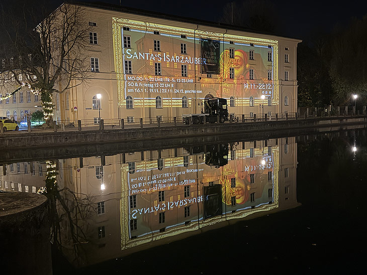 Gut zu finden: der neue Santa's Isarzauber im Innenhof der Praterinsel Müchen (©Foto: Martin Schmitz) 